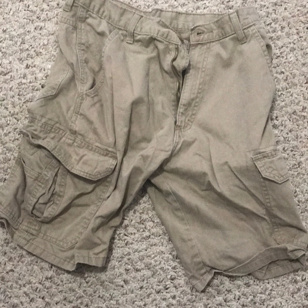 Men’s cargo shorts